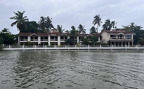 Hotel Riverside